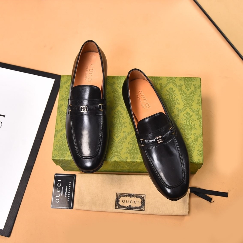 G*u*i leather shoes